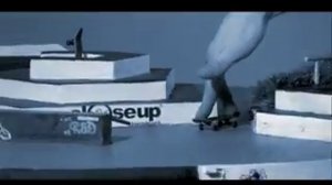 Close Up fingerskate presents Turntable skatepark