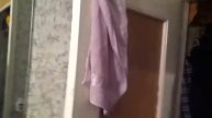Как вешать полотенце на дверь
