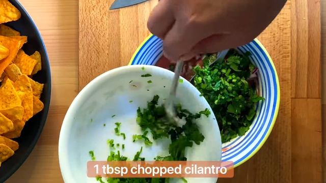 Fresh Tomato Salsa - Pico de Gallo - Super Easy • Bayleaf by Chef Sana смотреть онлайн