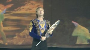 Евгений Плющенко с зеркалом