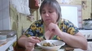 Мукбанг. Запеченная картошка с форелькой. Вспоминаю, что готовила раньше.