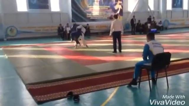 Красивый бросок через грудь Толемис Ислам смотреть онлайн