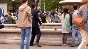 Парень с востока, он танцует жестоко
