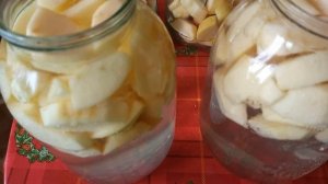 Компот яблоки + малина.