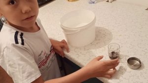 Чистка ржавой гайки уксусной кислотой