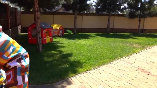 Lada auto on rikki ja palaa - Dima kiirehtii pelastamaan смотреть онлайн