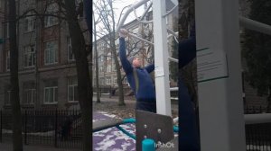 Это уличный атлетизм !!! ✌️✌️✌️ Подтянись к небу , отожмись от земли !!! 💪💪💪