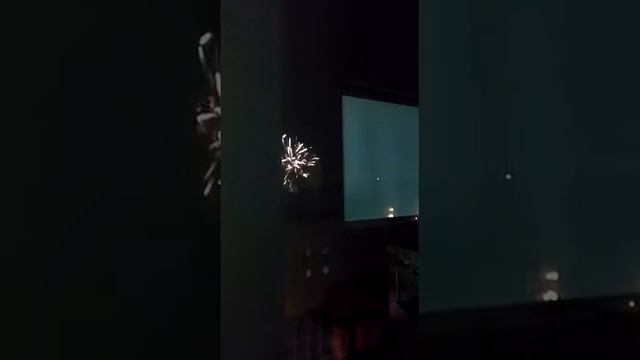 Салют в День мамы