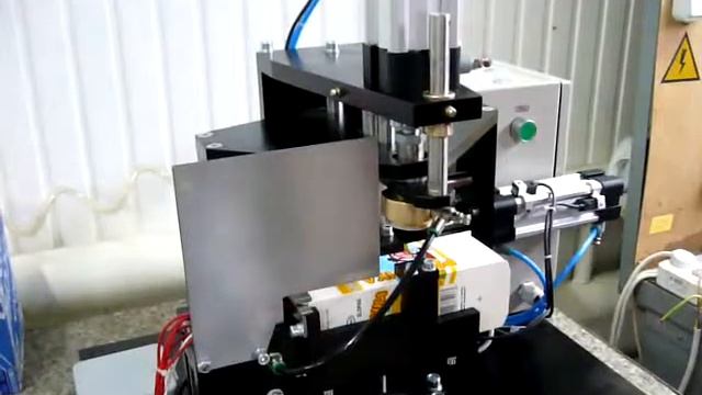 Апликатор крышки смотреть онлайн