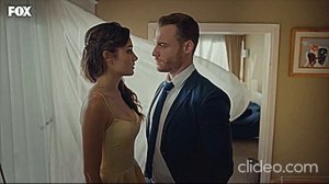 И В ОКЕАНАХ ВОЛЬТ ГОРОДСКИХ ОГНЕЙ. Я БУДУ ДУМАТЬ О НЕЙ, ДУМАТЬ О НЕЙ, И ЕСЛИ ГОДЫ ВОДА ЕЩЁ СИЛЬНЕЙ.