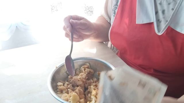 жарені пиріжки з яблуками і кісіль смотреть онлайн