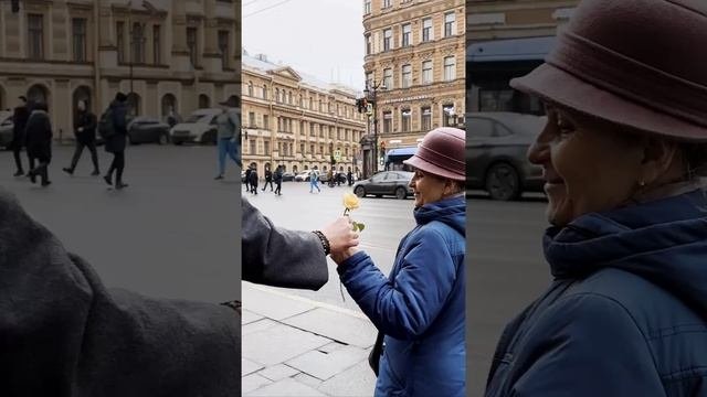 «585*ЗОЛОТОЙ» отправила мужской «десант» с ювелирными подарками на улицы Петербурга