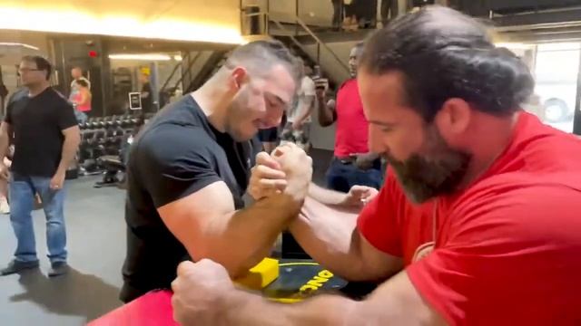 ARMWRESTLING: Ermes Gasparini vs Wagner Bortolato armwrestling