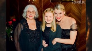 Дочь Марии ШУКШИНОЙ Анна довела ГОЛЫМ задом народ до тошноты