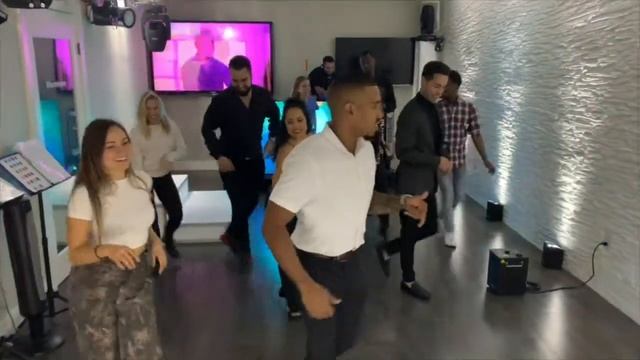 Salsa Dance Lessons смотреть онлайн