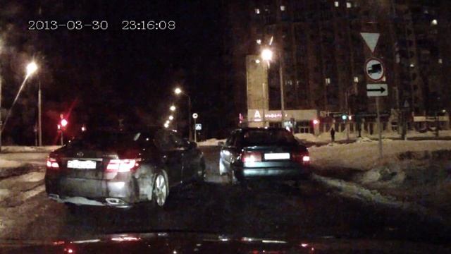 На красный с Лукьяновича на Логойку
