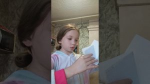 делаю комнатку с помощью клея ножниц и бумаги😘