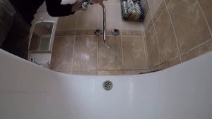 Течёт смеситель в ванне! Меняем прокладки.