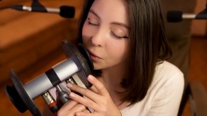 АСМР РОЛЕВАЯ ИГРА - можно я поцелую твои ушки? Для сладких снов.