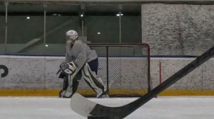 Упражнение хоккейного вратаря. Выход под бросок на вершину