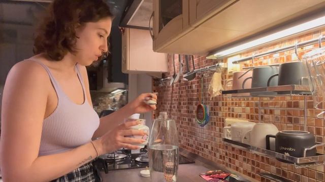 НОВОГОДНИЕ ПОКУПКИ // обзор из fix price, украшаем ёлку, делаем венок из веток, упаковка подарков 🎄 смотреть онлайн