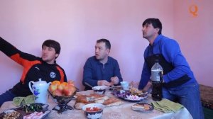 Зани бечора шаби дароз интизораю шавхарш дар ачоки дигар кас