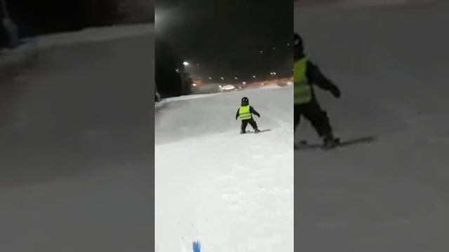 Бобровый лог Красноярск Горные лыжи (Богдан 3 года) #горныелыжи #горнолыжка