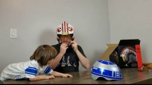 STAR WARS SCREAM SABER & The Black Series Luke Skywalker Battle Helmet / Star wars toy review