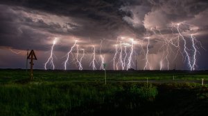 Эпичные ночные грозы 2024 года