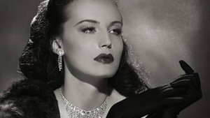 Мария Вега. Русская поэтесса. Автор "Черной моли". "вино и мужчины, моя атмосфера...".