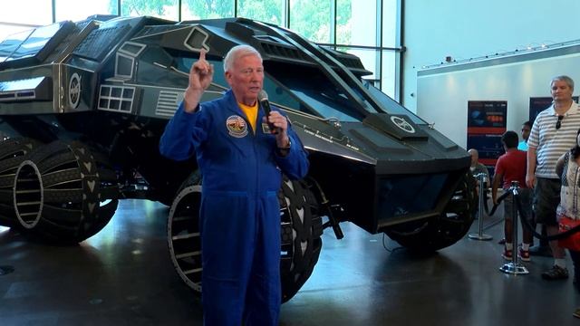 Mars Rover Concept Vehicle Visits National Air and Space Museum смотреть онлайн