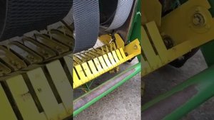 Рулонный ременной пресс-подборщик Джон Дир 550 из Европы. Доставка в Россию без предоплаты,запчасти