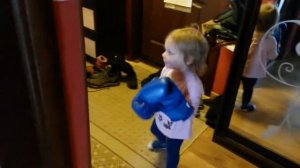 Ребёнок боксёр