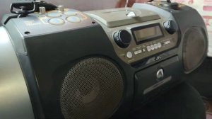 JVC RV-DP100, по рпдиоприëму на FM, хуже новодельного: RV-NB50