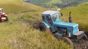 Трактора на болотном месте.Сравнение тракторов Т-25 и Т-40.