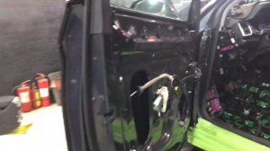 Audi Q5 обзор штатной шумозащиты и установка облегченных шумоизоляционных материалов Комфортмат.