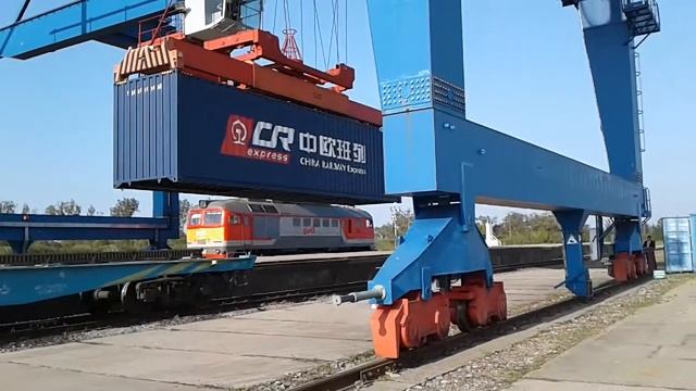 Transhipment of containers from the European to the Russian train