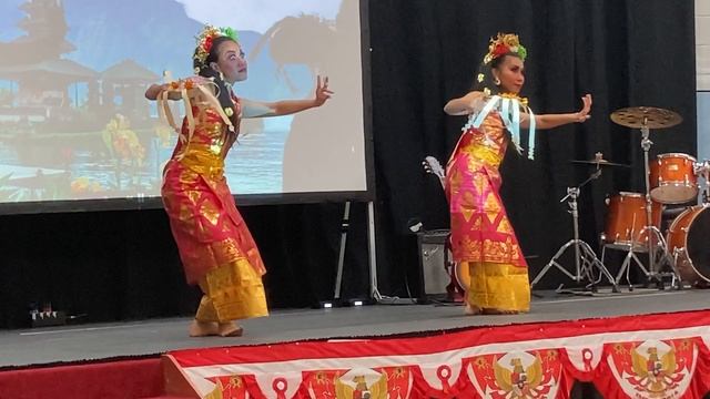 Pendet Bali Dancer - Indonesian Independence Day - Aberdeen International School - 26/08/2023 смотреть онлайн