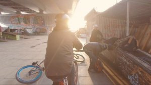 ВОРВАЛИСЬ В СКЕЙТ-ПАРК | ТРЮКИ НА MTB В ПОРОЛОН 2К20 | ВРЕЗАЛСЯ В СТЕНКУ