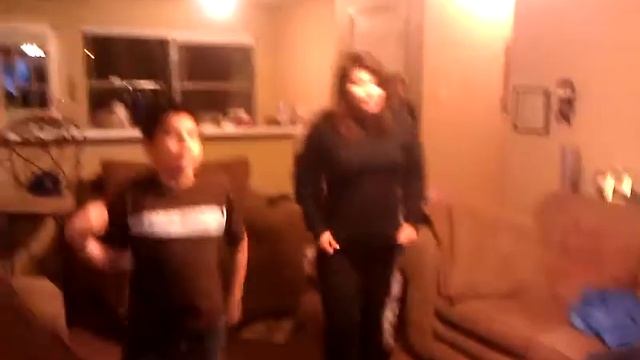 My wife and kids working out to Gangnum style смотреть онлайн