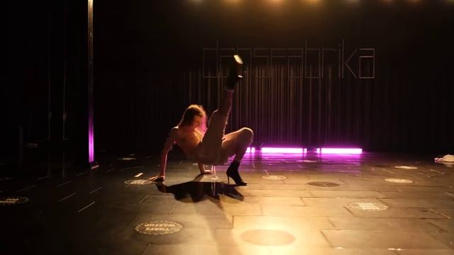 In Those Jeans High Heels Dance смотреть онлайн