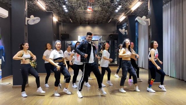 Naach Meri Rani Dance | Bollywood Zumba | Guru Randhawa Feat. Nora Fatehi | Bollywood Workout |