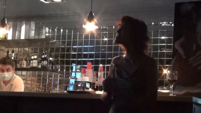 Поэтический вечер Надежды Солнцевой в кафе Актер - Глобальная волна