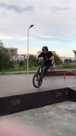 Просто хз RinatikovPark 😃 #bmx #bmxlife #bmxpark