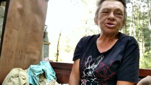 Марина 20 лет на свалке. Минск. Беларусь. Люди свалки. Мусорщик.