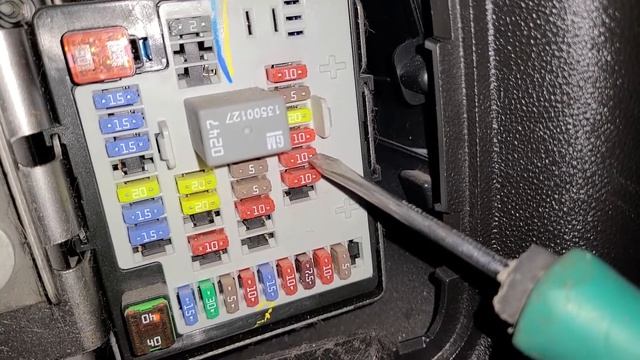 GMC Terrain - BACKUP CAMERA & REAR PARKING ASSIST FUSE LOCATION (2010 - 2017) смотреть онлайн