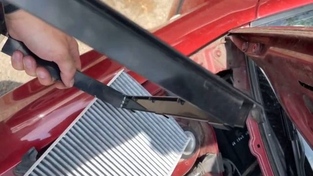 Замена салонного фильтра Skoda Octavia Tour 1,6! смотреть онлайн