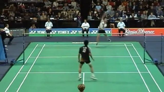 [Highlights] Badminton Lin Dan vs Niel Christian Kaldau 2003 German смотреть онлайн