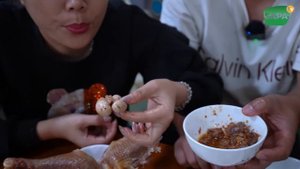 SAPA TV | ĐƯA CHỦ TỊCH & THÁNH ĂN NGA SUMO XƠI MÓN ĐÙI GÀ BẢN SIÊU NGON Ở QUÁN PHỞ NGON NHẤT LÀO CA