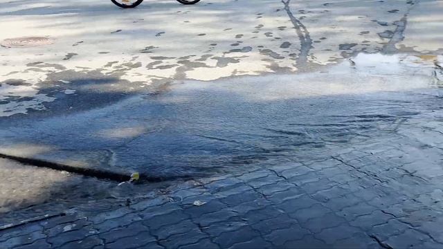 Перекрёсток улиц Ленинградская - Ленина снова поплыл смотреть онлайн